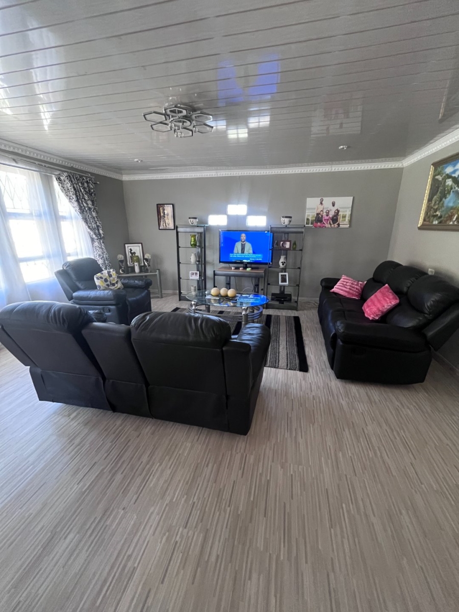To Let 3 Bedroom Property for Rent in Kwadwesi Eastern Cape